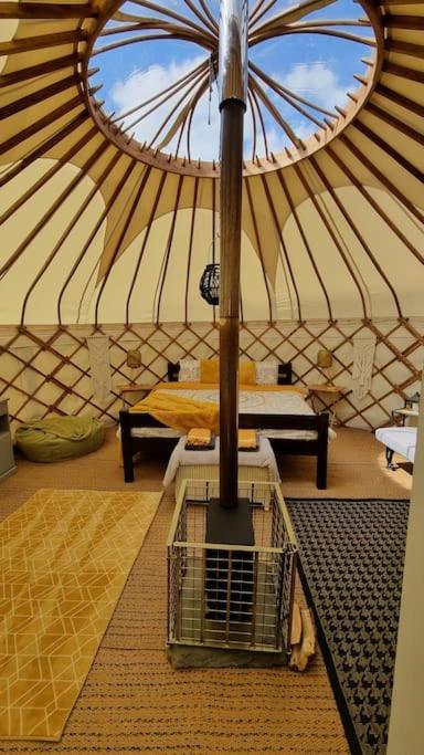 Готель Bronfelen Yurt Cynghordy Екстер'єр фото