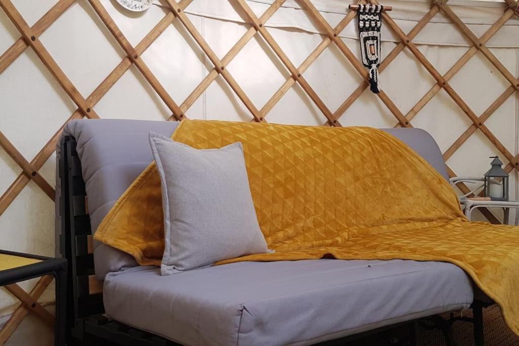 Готель Bronfelen Yurt Cynghordy Екстер'єр фото