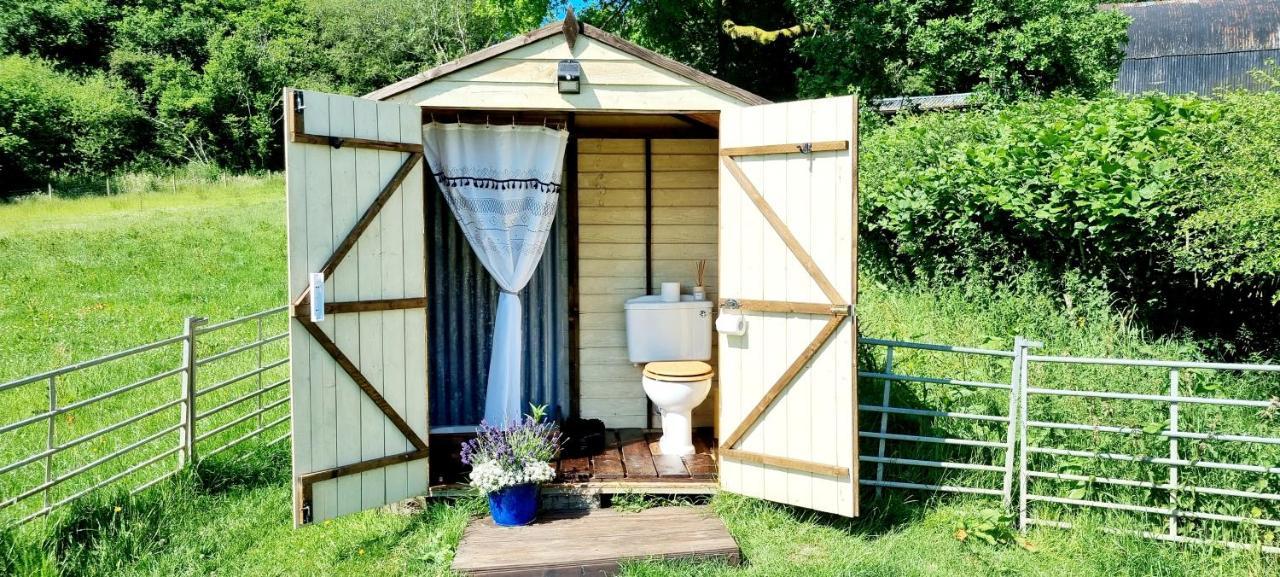 Готель Bronfelen Yurt Cynghordy Екстер'єр фото