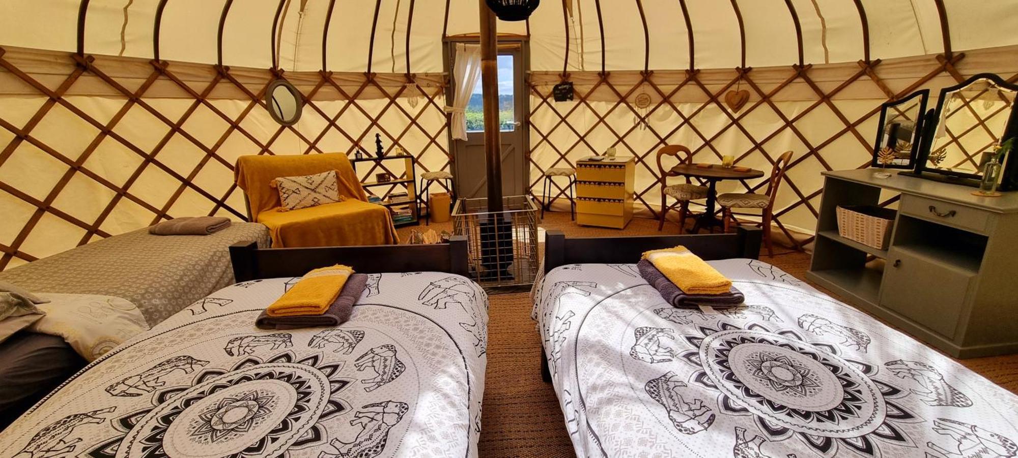 Готель Bronfelen Yurt Cynghordy Екстер'єр фото